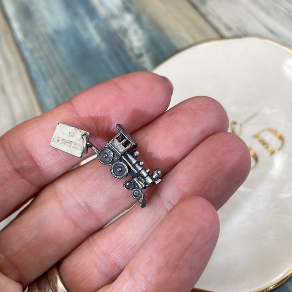 ⭐️Vintage Sterling by Bell steam engine locomotive train charm - Picture 6 of 8